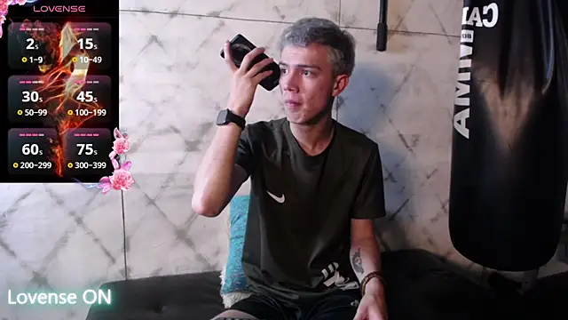 nicktorn: онлайн-секс-чат