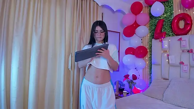 Jade_Nmm live XXX chat