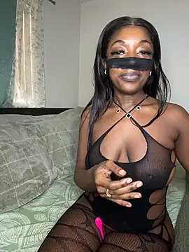 foreigntitts_ élő XXX-chatje