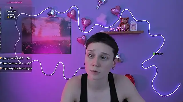 แชท XXX สดของ emi_fade