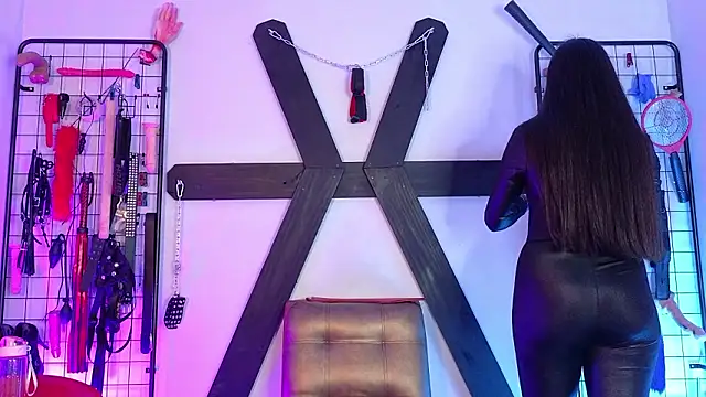Show Webcam de Dominated_desires_Bdsm