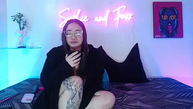 SophieFoxx17 live XXX chat