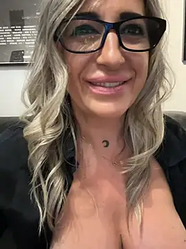 SexyVic_69 লাইভ XXX চ্যাট