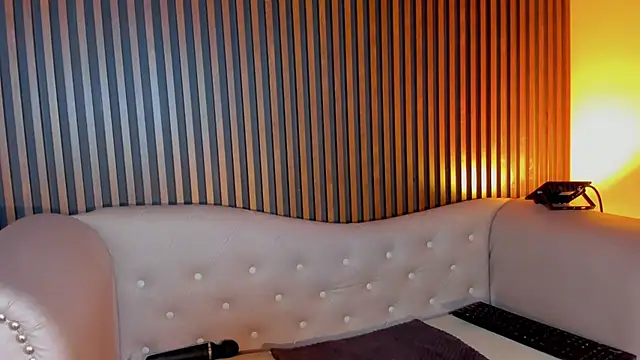 LauraAristizabal live XXX chat