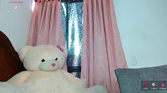 แชท XXX สดของ MissHoolly