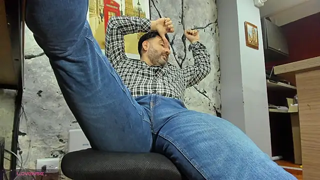 Maxi_thebig_daddy Chat XXX in diretta