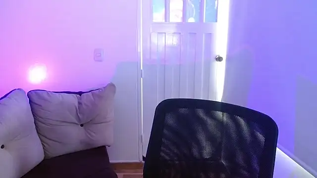 milfrousse Adlı Modelin Canlı XXX Sohbeti