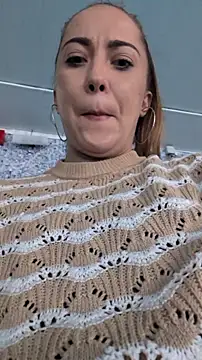 Risky_julia2330のライブXXXチャット