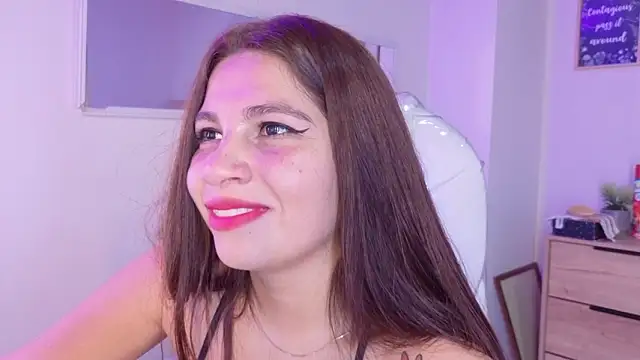 bluee_hazell 即時 XXX 聊天