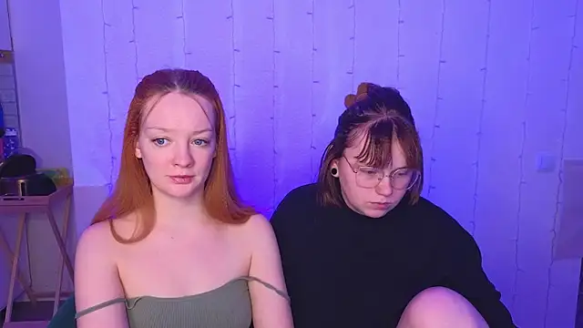 Radiants_two: διαδικτυακό σόου στην κάμερα