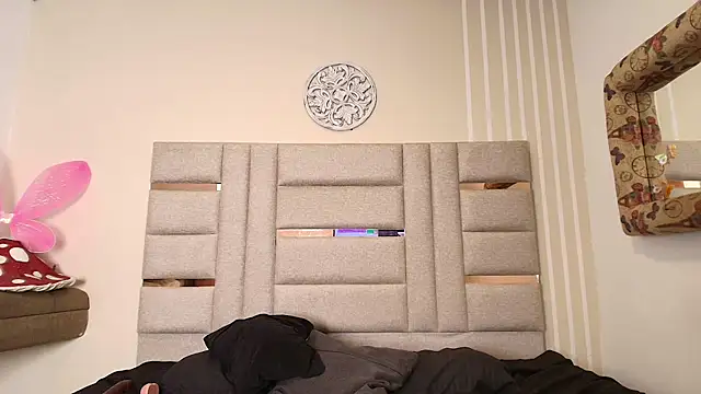 LittlePeach_: онлайн-секс-чат