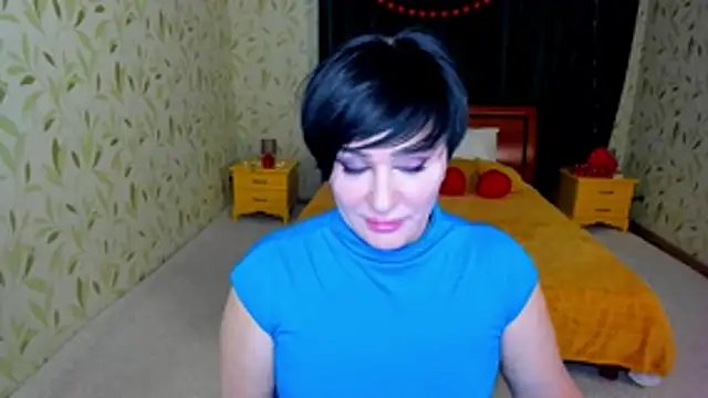 Chatroom XXX en direct de KiraTempt