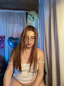 CoraVibes Adlı Modelin Canlı XXX Sohbeti