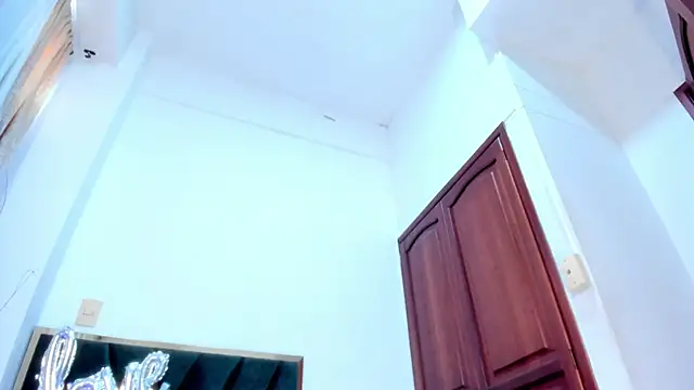 SeleneLujan Chat XXX in diretta