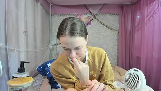 leila_bambi_ Adlı Modelin Canlı XXX Sohbeti