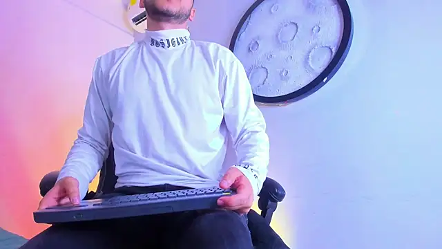 mike_257: απευθείας συνομιλία ΧΧΧ