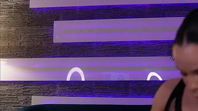 SkyMusee_: διαδικτυακό σόου στην κάμερα