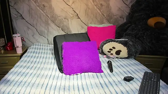 Živý XXX chat Niyirey1