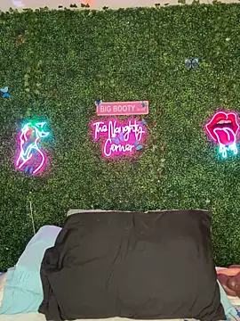 Chat XXX en directo de RenaThickAss