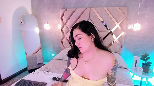 Chatroom XXX en direct de KathiaJenner