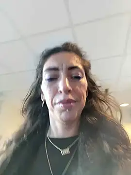 Amani_thewolf – Naživo XXX chat