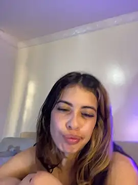 isabella-collins- Adlı Modelin Canlı XXX Sohbeti