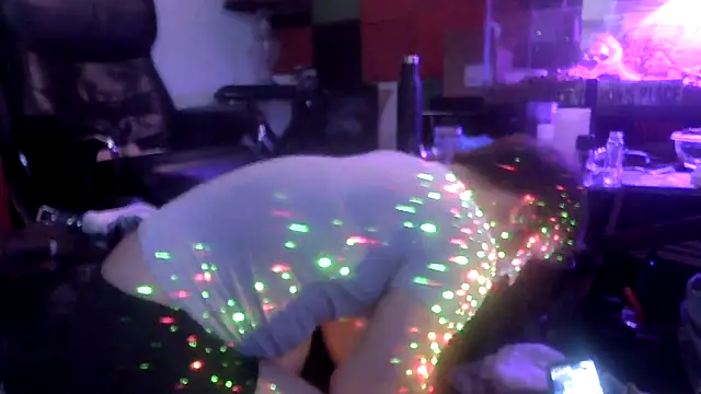 TheHellBilly: διαδικτυακό σόου στην κάμερα