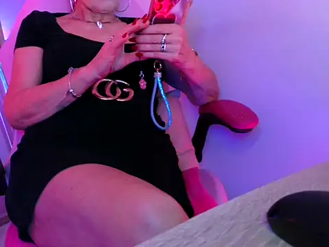 XXX chat uživo modela PerleJoyeuse