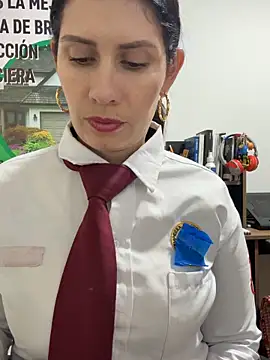 Alysson-- – Naživo XXX chat