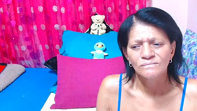 Онлайн чат XXX SLUTTYROXY