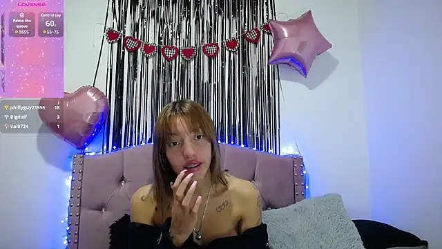 emily_cooper_pym Show Webcam