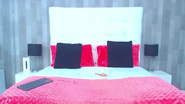 Chat XXX en directo de LeahMillerr