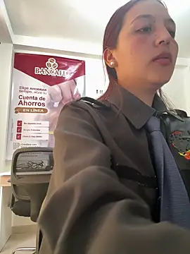 Emily-7_ Live XXX-Chat