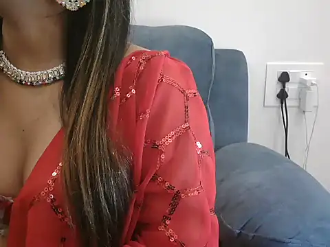 Show modela GoddessAyeshaA na web-kameri