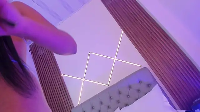 Anyeliin_miller লাইভ XXX চ্যাট