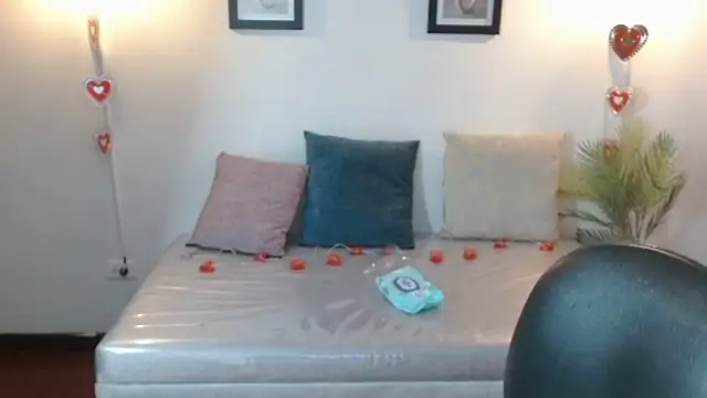 Juliana__lx Adlı Modelin Canlı XXX Sohbeti