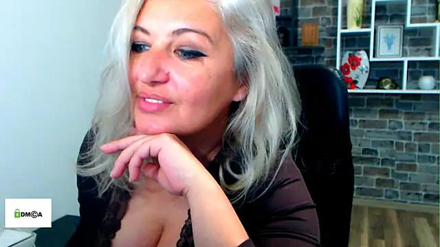 angel_devil_milf élő XXX-chatje