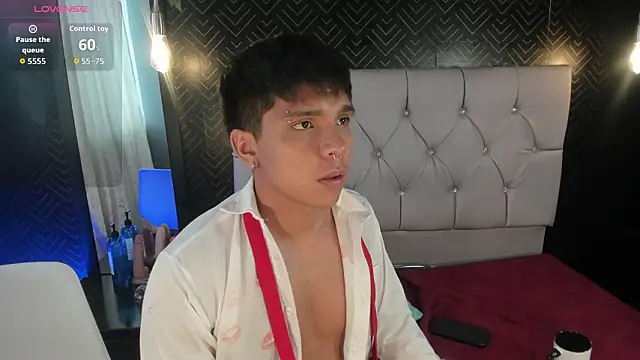 Chat +18 de Thiago_Kozak ao vivo