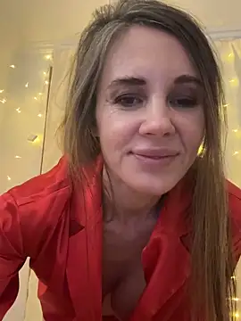 LucieMack 即時 XXX 聊天