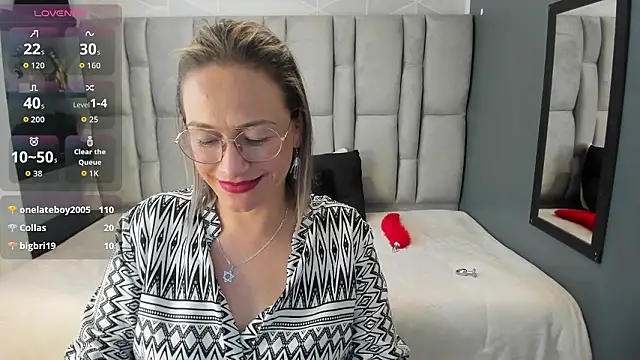 Charlot_milf 现场XXX聊天