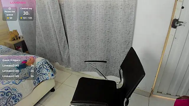 miss_charlott_18 Chat XXX in diretta