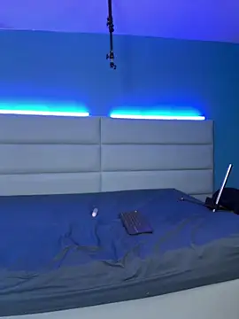 abrilandjulian – Kamerová šou