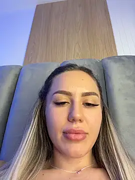 alisa_w Chat XXX in diretta