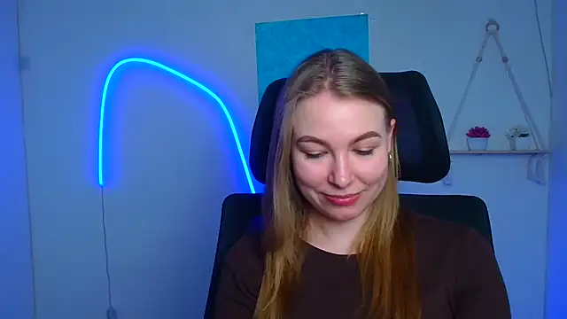 Dana_flowers élő XXX-chatje