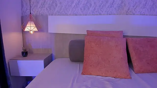 Vittoria__rossi Adlı Modelin Canlı XXX Sohbeti