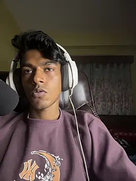 RavenKisses: вебкам-шоу