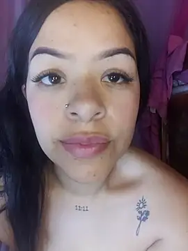 Stefy_17 Adlı Modelin Canlı XXX Sohbeti