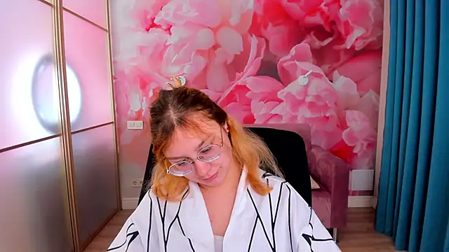 AngelinaLow élő XXX-chatje