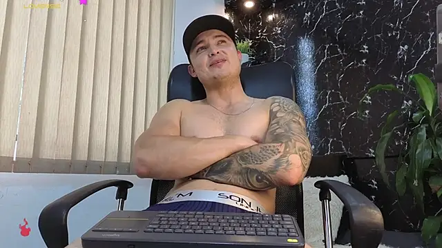 Alexander_ferren Live XXX chat