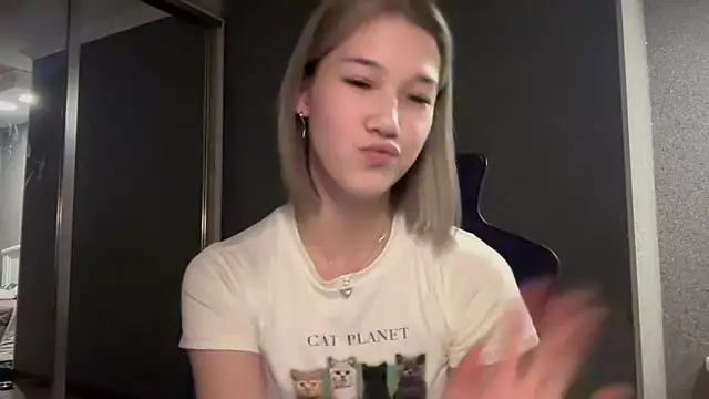 Chatroom XXX en direct de lilXdomiii